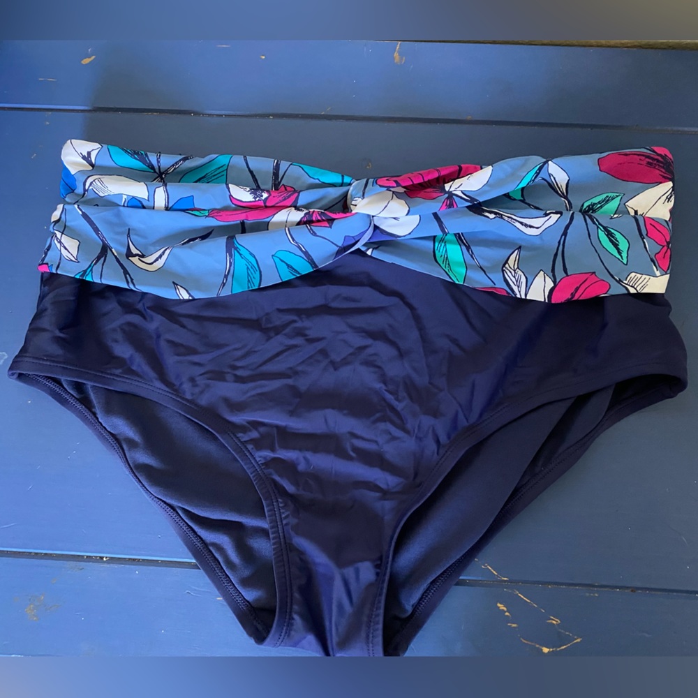 Swimsuit bottoms